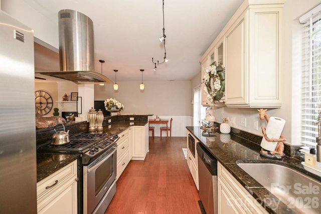 8908 Golf Ridge Drive, Charlotte, NC 28277