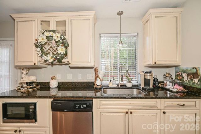 8908 Golf Ridge Drive, Charlotte, NC 28277