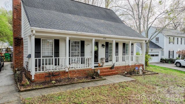 8908 Golf Ridge Drive, Charlotte, NC 28277