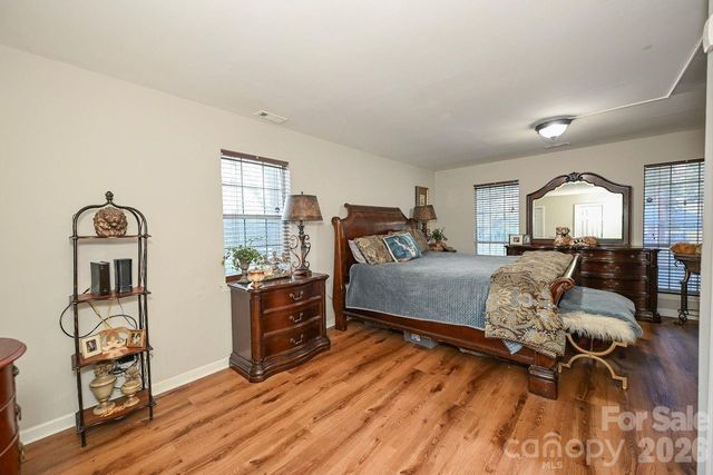 8908 Golf Ridge Drive, Charlotte, NC 28277