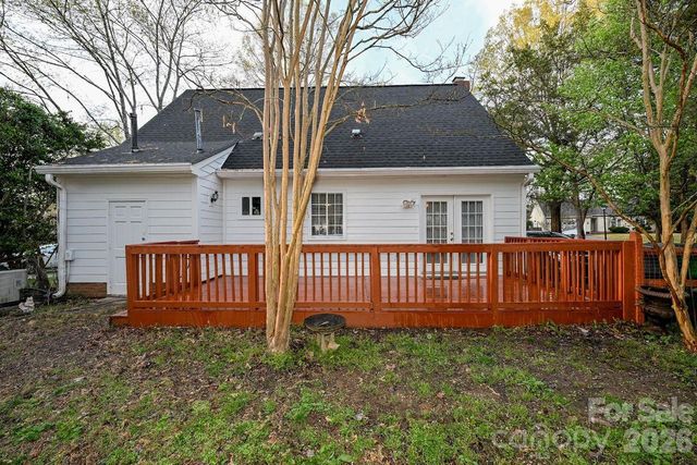 8908 Golf Ridge Drive, Charlotte, NC 28277