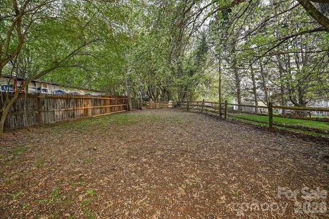 8908 Golf Ridge Drive, Charlotte, NC 28277