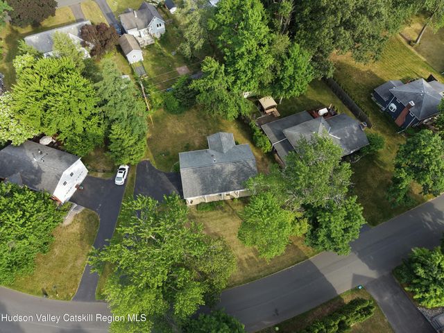 19 Shetland Drive, Delmar, NY 12054