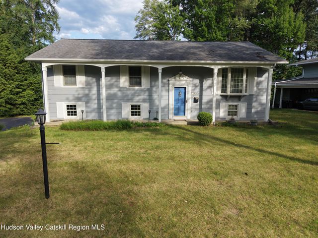 19 Shetland Drive, Delmar, NY 12054