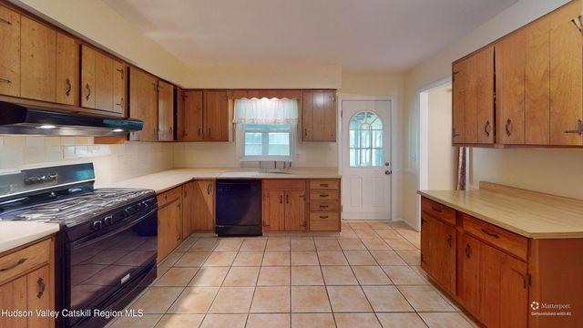19 Shetland Drive, Delmar, NY 12054