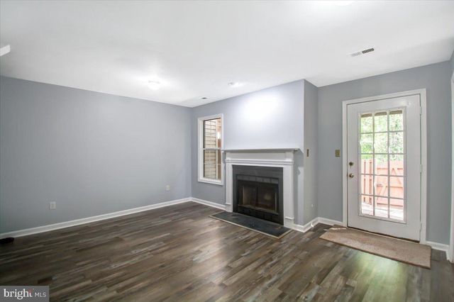 2207 COMMISSARY CIR, Odenton, MD 21113