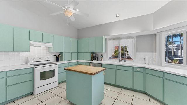 467 INGRES DRIVE, Nokomis, FL 34275