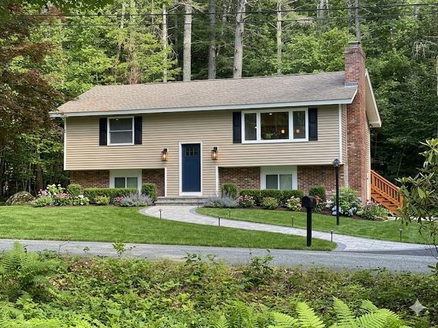 5 Robin Acres Drive, Wolfeboro, NH 03894