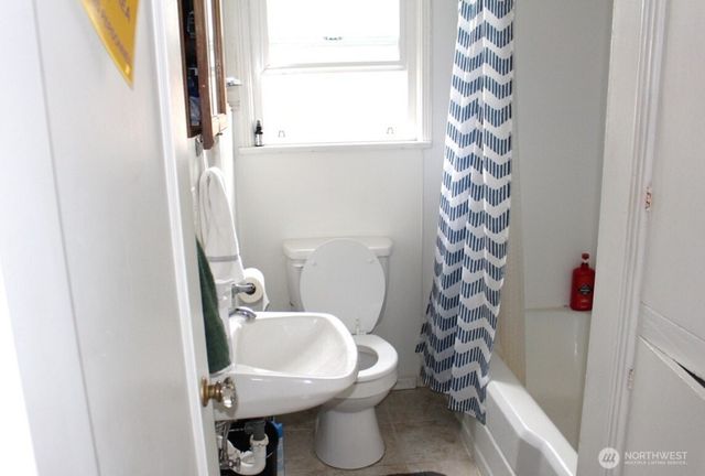 7311 Woodlawn Avenue NE, Seattle, WA 98115