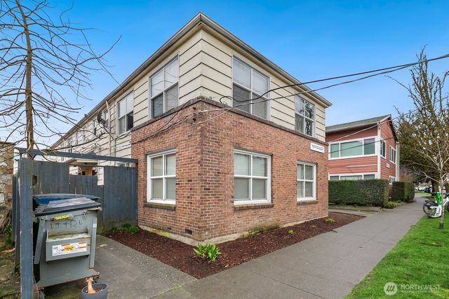 7311 Woodlawn Avenue NE, Seattle, WA 98115