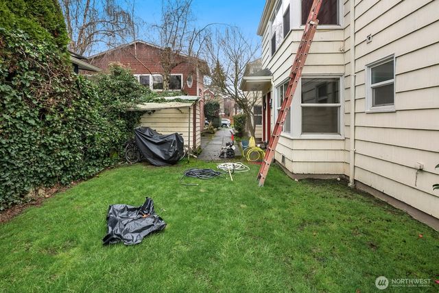 7311 Woodlawn Avenue NE, Seattle, WA 98115
