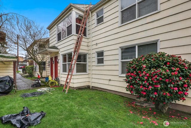 7311 Woodlawn Avenue NE, Seattle, WA 98115