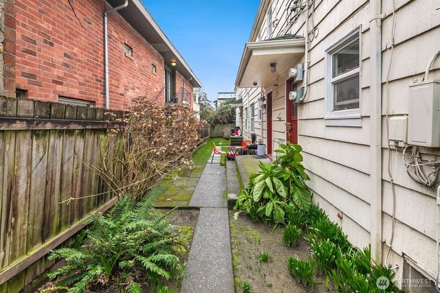 7311 Woodlawn Avenue NE, Seattle, WA 98115