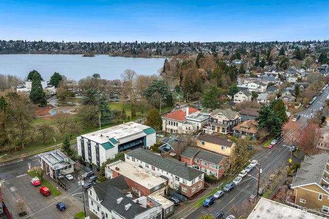 7311 Woodlawn Avenue NE, Seattle, WA 98115