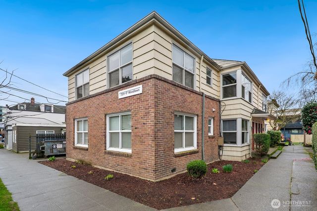 7311 Woodlawn Avenue NE, Seattle, WA 98115