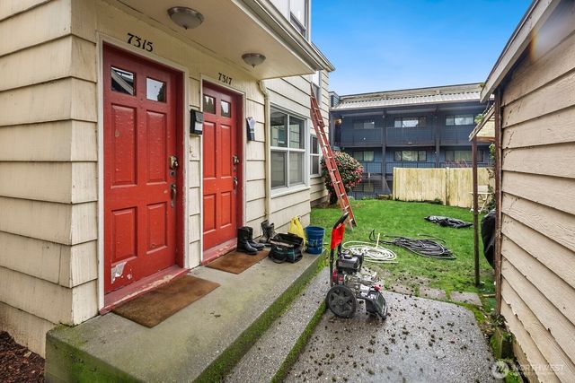 7311 Woodlawn Avenue NE, Seattle, WA 98115