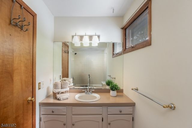 200 Hockenbury Rd, Hillsborough Twp., NJ 08844