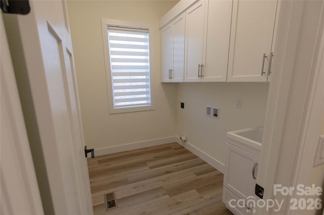 3802 Lyle Creek Avenue NE, Conover, NC 28613