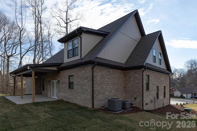 3802 Lyle Creek Avenue NE, Conover, NC 28613