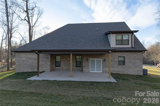 3802 Lyle Creek Avenue NE, Conover, NC 28613