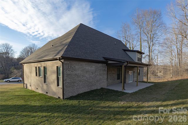 3802 Lyle Creek Avenue NE, Conover, NC 28613