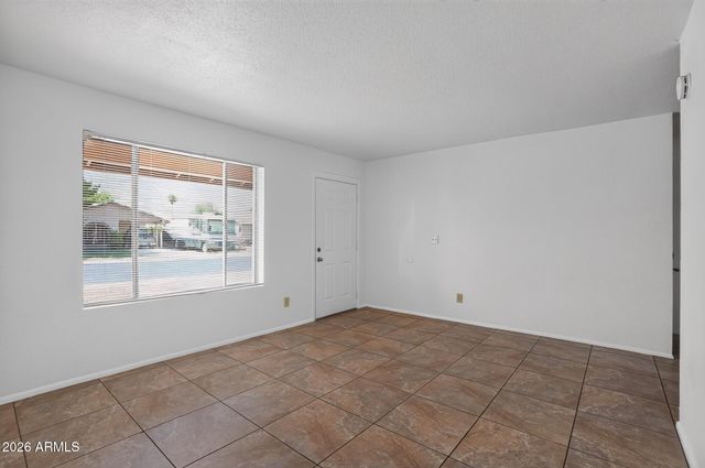 6320 W CAROL Avenue, Glendale, AZ 85302