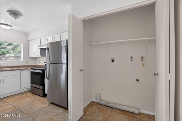 6320 W CAROL Avenue, Glendale, AZ 85302