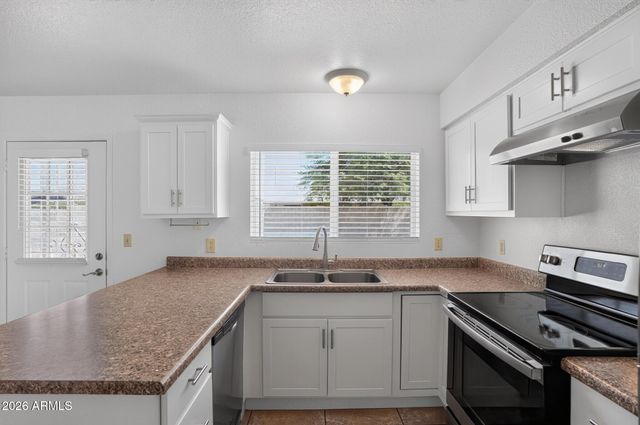 6320 W CAROL Avenue, Glendale, AZ 85302