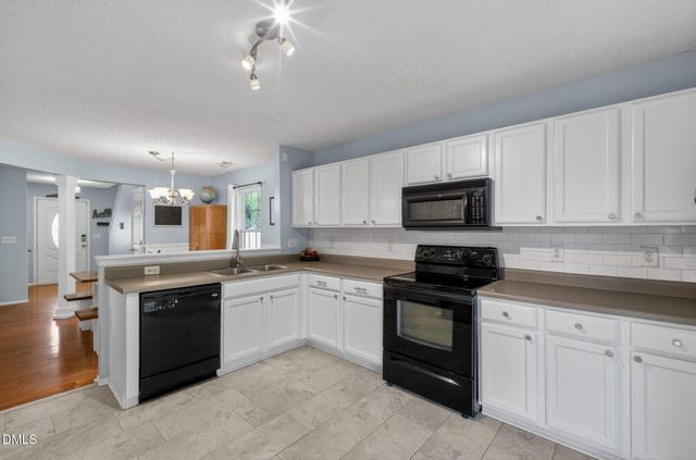 2805 Lenox Lane, Durham, NC 27703