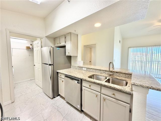 4680 Saint Croix LN 535, Naples, FL 34109