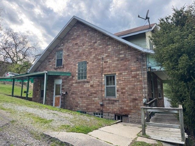 84 Union St, Brownsville, PA 15417