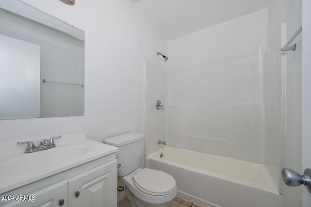 2049 W HAYWARD Avenue 15, Phoenix, AZ 85021