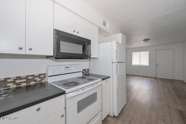 2049 W HAYWARD Avenue 15, Phoenix, AZ 85021