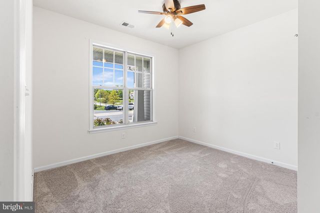 102 HARLOW POINT CT, Landenberg, PA 19350