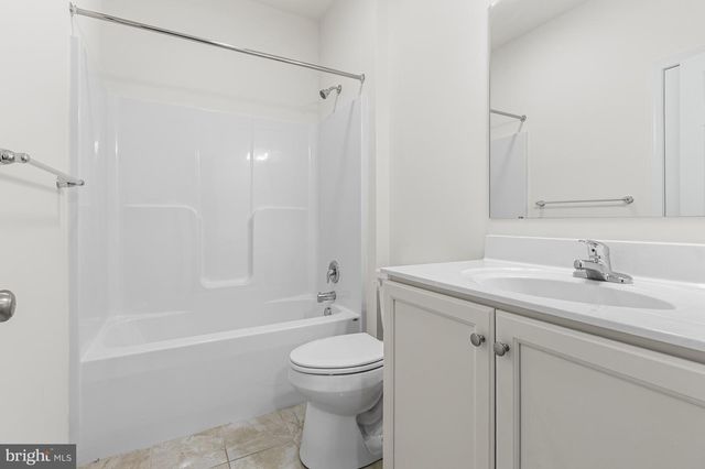102 HARLOW POINT CT, Landenberg, PA 19350