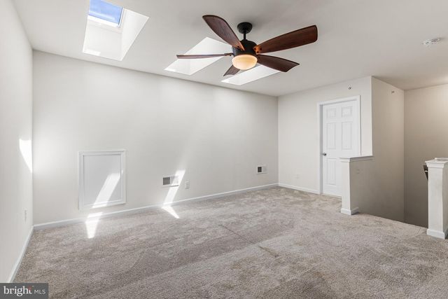 102 HARLOW POINT CT, Landenberg, PA 19350