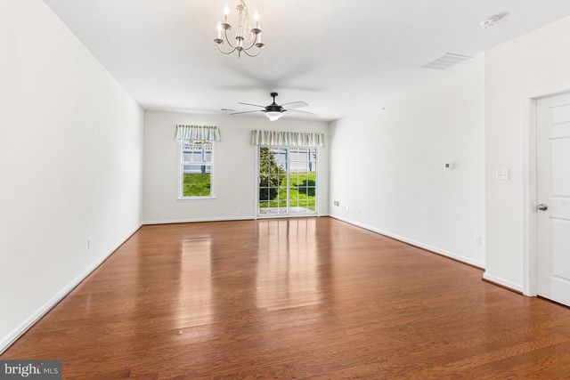 102 HARLOW POINT CT, Landenberg, PA 19350