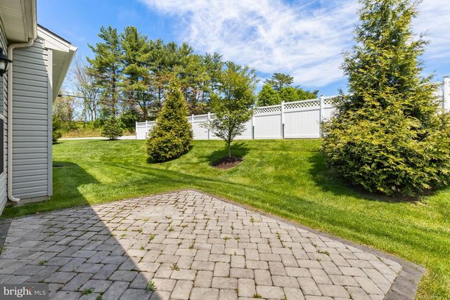 102 HARLOW POINT CT, Landenberg, PA 19350