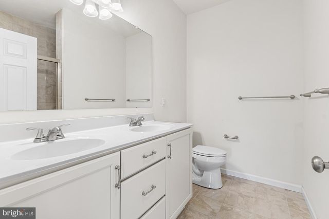 102 HARLOW POINT CT, Landenberg, PA 19350