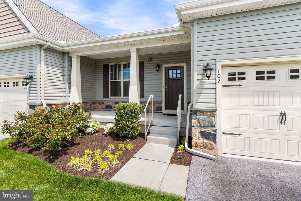 102 HARLOW POINT CT, Landenberg, PA 19350