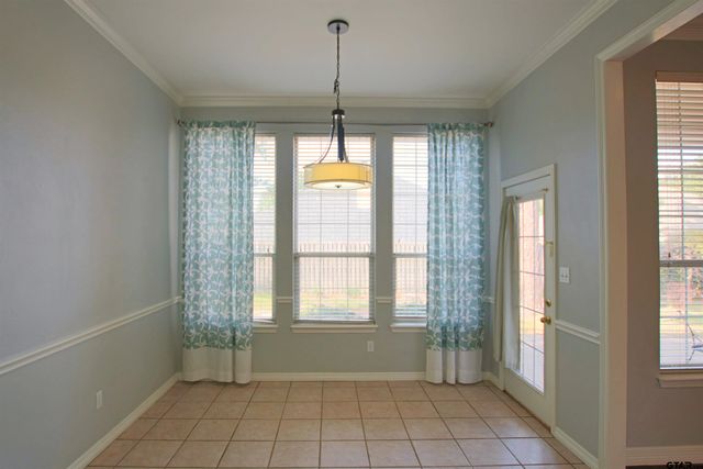 5707 Nicholson Dr, Tyler, TX 75707
