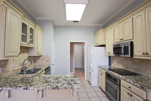 5707 Nicholson Dr, Tyler, TX 75707