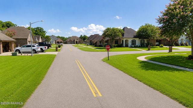 801 Flambant Drive, Broussard, LA 70518