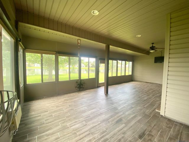 477 Lakeshore Dr, Oscar, LA 70762