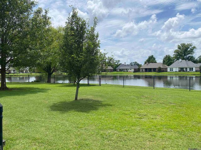 477 Lakeshore Dr, Oscar, LA 70762