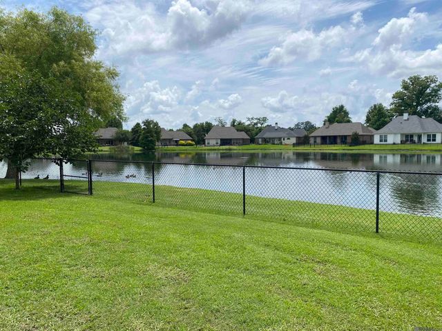 477 Lakeshore Dr, Oscar, LA 70762