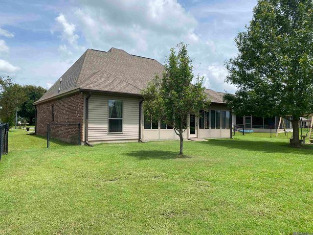 477 Lakeshore Dr, Oscar, LA 70762