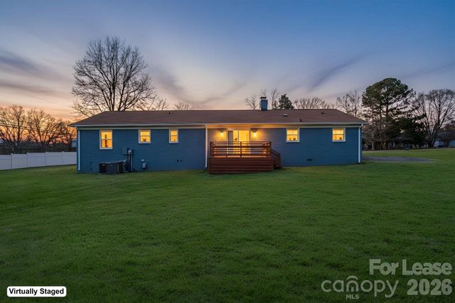 16808 Knoxwood Drive, Huntersville, NC 28078