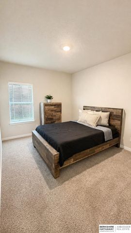 6430 Harvest Drive, Papillion, NE 68157