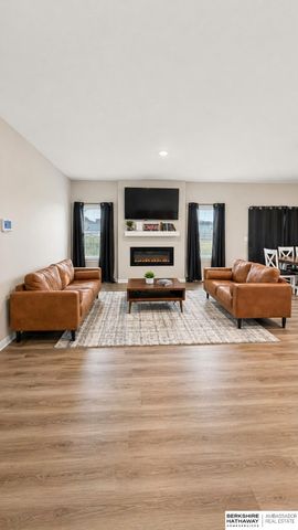 6430 Harvest Drive, Papillion, NE 68157